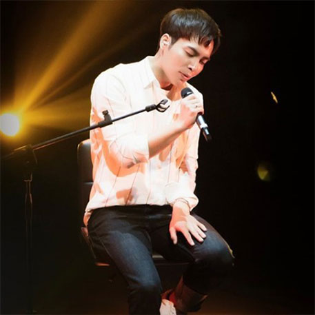 가수 김지수